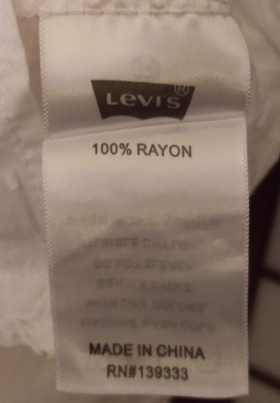 LAST CHANCELevi's Button Down Sleeveless Blouse - Picture 5 of 8